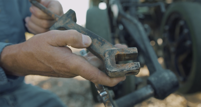 4_John_Deere_OEM_depth_adjust_arm_wear_inside_jaw.png