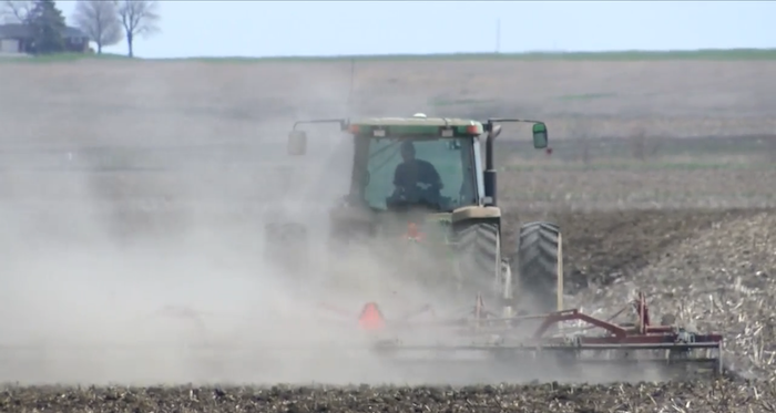 Dust-storm-with-Tiller