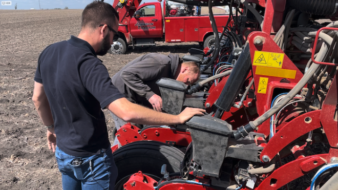 [Video] #Plant24: First-Time Strip-Tiller Overcomes Planter Problem on Day 1
