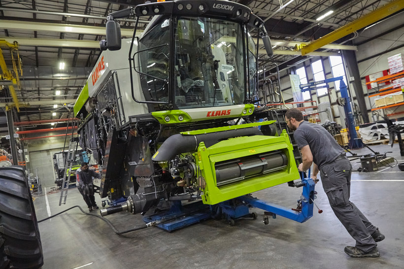 Claas Tour Combine