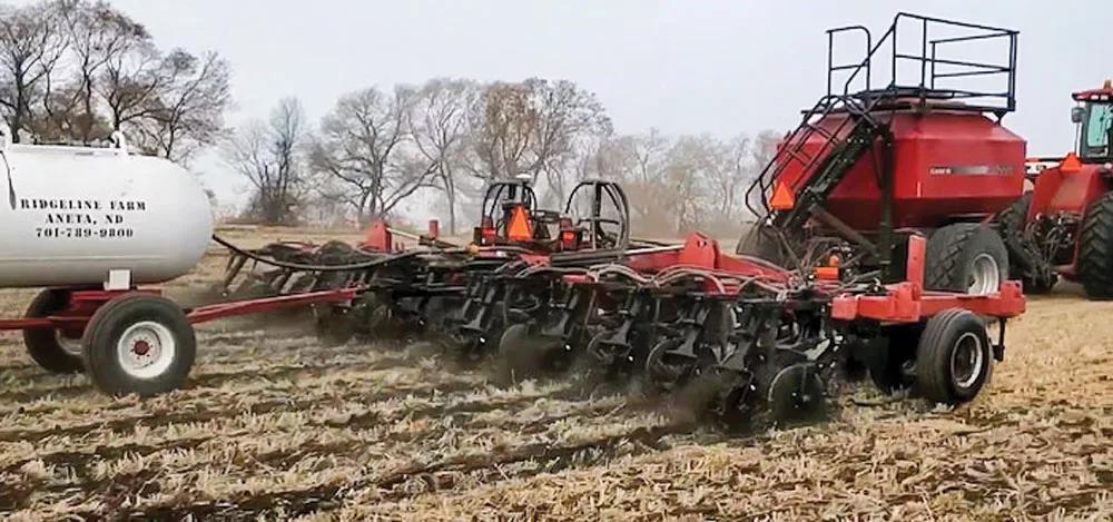 Scott-Huso-strip-till-rig.jpg